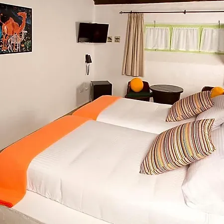 Hotelito La Era 3*